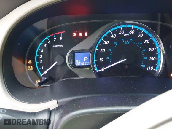 2014 Toyota Sienna XLE with VIN 5TDYK3DC0ES510579, listed as a IAAI auction lot 41470424 with 304,620 mi miles and . Bid and sale history available at DreamBid. Image 7.