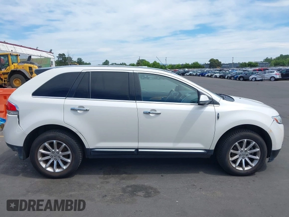 2012 Lincoln MKX z VIN 2LMDJ8JKXCBL01858, wystawiony jako IAAI lot #42221692 z przebiegiem 89 470 mil mil oraz . Historia ofert i sprzedaży dostępna na DreamBid. Obrazek 13.