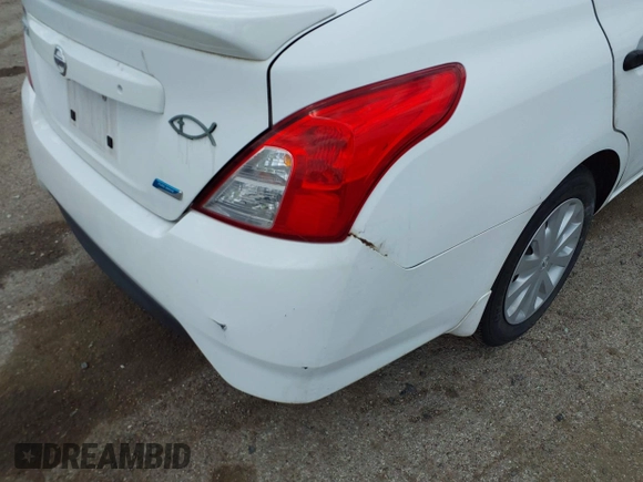 2016 Nissan Versa S Plus with VIN 3N1CN7AP1GL880161, listed as a IAAI auction lot 42147877 with 188,673 mi miles. Bid and sale history available at carsss.com. Image 6.