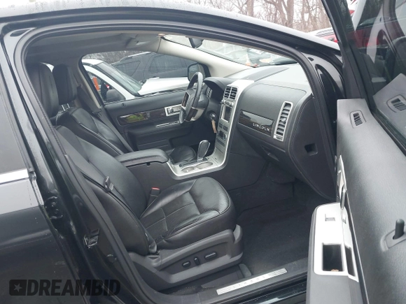 2010 Lincoln MKX with VIN 2LMDJ8JC2ABJ09727, listed as a IAAI auction lot 41441496 with 111,720 mi miles. Bid and sale history available at carsss.com. Image 5.