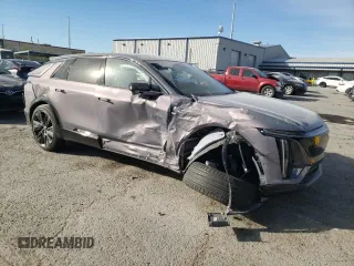 2024 Cadillac LYRIQ Sport z VIN 1GYKPWRL7RZ122023, wystawiony jako Copart lot #80765334 z przebiegiem 6 183 mil mil oraz Szkoda całkowita • Salvage title. Historia ofert i sprzedaży dostępna na DreamBid. Obrazek 4.