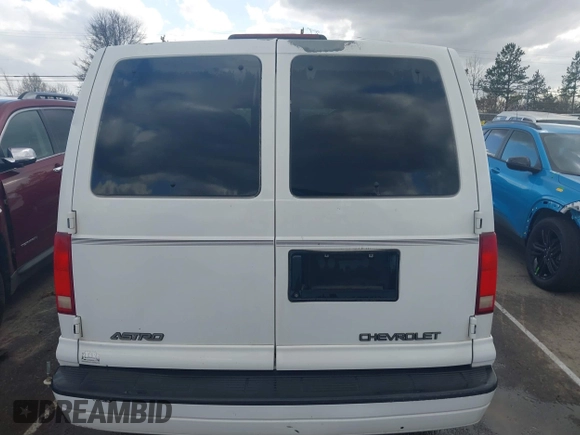 1998 Chevrolet Astro with VIN 1GNDM19W4WB103476, listed as a IAAI auction lot 41735080 with 210,293 mi miles. Bid and sale history available at carsss.com. Image 16.