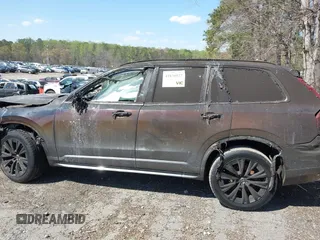 2020 Volvo XC90 Momentum with VIN YV4102CK0L1608528, listed as a IAAI auction lot 41870527 with Not provided miles and . Bid and sale history available at DreamBid. Image 13.