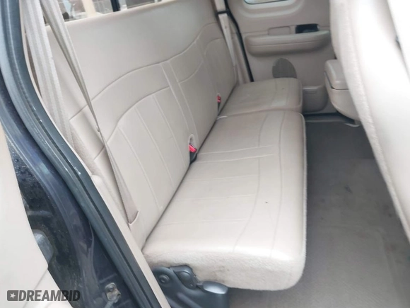 2000 Ford F-150 XL with VIN 1FTRX18W9YNA63551, listed as a IAAI auction lot 41446703 with 1 mi miles. Bid and sale history available at carsss.com. Image 8.