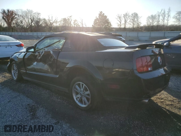 2005 Ford Mustang Deluxe с VIN 1ZVFT84N155192204, выставлен на аукционе Copart как лот 48663695 с пробегом Не указан миль и На запчасти • Non repairable. История ставок и продаж доступна на DreamBid. Изображение 2.