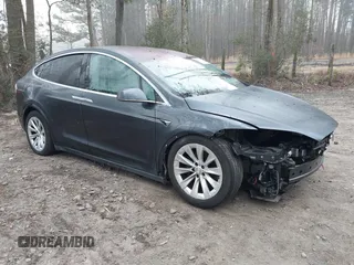 2017 Tesla Model X 90D z VIN 5YJXCBE28HF046104, wystawiony jako IAAI lot #41791100 z przebiegiem 93 210 mil mil oraz . Historia ofert i sprzedaży dostępna na DreamBid. Obrazek 1.