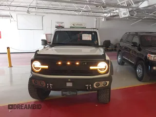 2022 Ford Bronco z VIN 1FMDE5BH1NLB16280, wystawiony jako IAAI lot #42440295 z przebiegiem 37 738 mil mil oraz . Historia ofert i sprzedaży dostępna na DreamBid. Obrazek 12.
