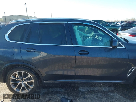2020 BMW X5 sDrive40i with VIN 5UXCR4C05L9C54889, listed as a IAAI auction lot 41671983 with Not Provided miles and . Bid and sale history available at DreamBid. Image 13.