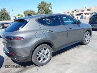 2024 Dodge Hornet R/T с VIN ZACPDFCW7R3A33260, выставлен на аукционе IAAI как лот 42780843 с пробегом 33 932 миль миль и . История ставок и продаж доступна на DreamBid. Изображение 4.
