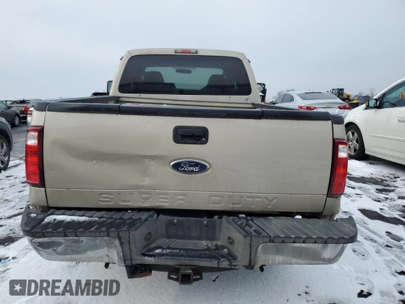 2010 Ford F-250 XL z VIN 1FTSX2B51AEB05501, wystawiony jako Copart lot #43577695 z przebiegiem 183 441 mil mil oraz Szkody całkowita. Historia ofert i sprzedaży dostępna na DreamBid. Obrazek 6.