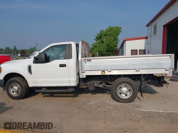 2018 Ford F-250 XL with VIN 1FDBF2A62JEC21198, listed as a IAAI auction lot 42362024 with 104,276 mi miles and . Bid and sale history available at DreamBid. Image 14.