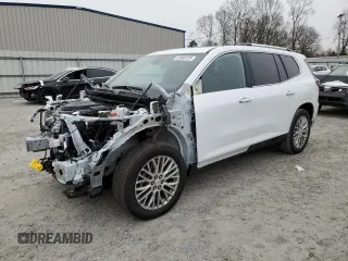 2024 GMC Acadia FWD Denali z VIN 1GKENLKS7RJ157477, wystawiony jako Copart lot #41846725 z przebiegiem Nie podano mil oraz Szkoda całkowita • Salvage title. Historia ofert i sprzedaży dostępna na DreamBid. Obrazek 1.