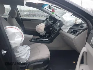 2015 Hyundai Sonata SE z VIN 5NPE24AF0FH174866, wystawiony jako IAAI lot #41114740 z przebiegiem 117 275 mil mil oraz . Historia ofert i sprzedaży dostępna na DreamBid. Obrazek 5.