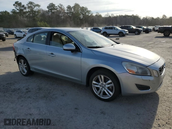 2013 Volvo S60 T5 Premier z VIN YV1612FS2D2189380, wystawiony jako Copart lot #46792015 z przebiegiem 116 782 mil mil oraz Szkoda całkowita • Salvage title. Historia ofert i sprzedaży dostępna na DreamBid. Obrazek 4.