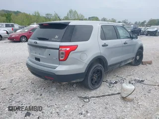 2015 Ford Utility Police Interceptor with VIN 1FM5K8AR8FGC41103, listed as a IAAI auction lot 41945013 with 89,792 mi miles. Bid and sale history available at carsss.com. Image 4.