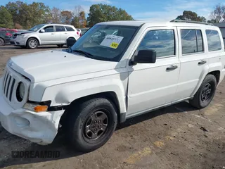 2007 Jeep Patriot Sport with VIN 1J8FT28WX7D372785, listed as a IAAI auction lot 40845970 with 200,000 mi miles and . Bid and sale history available at DreamBid. Image 2.