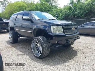 2007 Chevrolet Tahoe LT z VIN 1GNFK13067R331734, wystawiony jako IAAI lot #42372797 z przebiegiem 173 150 mil mil oraz . Historia ofert i sprzedaży dostępna na DreamBid. Obrazek 1.