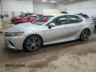 2020 Toyota Camry SE with VIN 4T1G11AK9LU322615, listed as a Copart auction lot 84013074 with 109,225 mi miles and Clean Title. Bid and sale history available at carsss.com. Image 1.