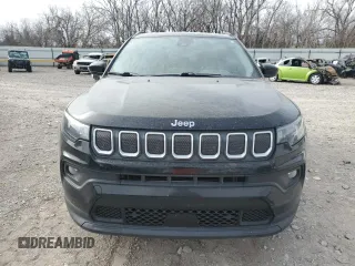 2022 Jeep Compass Latitude with VIN 3C4NJDBB6NT124048, listed as a Copart auction lot 48069535 with 32,784 mi miles and Salvage title. Bid and sale history available at DreamBid. Image 5.