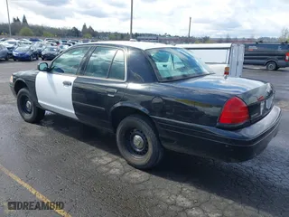 2001 Ford Crown Victoria Police Pkg Police Interceptor with VIN 2FAFP71W81X147404, listed as a IAAI auction lot 41932255 with 108,921 mi miles. Bid and sale history available at carsss.com. Image 3.