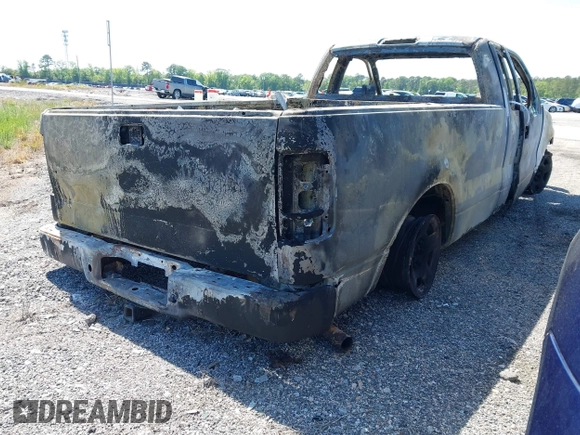 2005 Ford F-150 XL с VIN 1FTRF12205NA55424, выставлен на аукционе IAAI как лот 42035951 с пробегом Не указан миль и . История ставок и продаж доступна на DreamBid. Изображение 4.