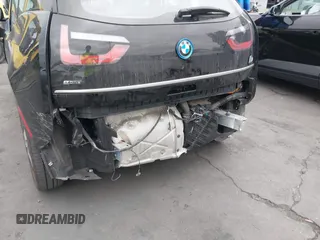 2019 BMW i3 z VIN WBY8P4C58K7D43809, wystawiony jako IAAI lot #42188630 z przebiegiem 52 745 mil mil oraz . Historia ofert i sprzedaży dostępna na DreamBid. Obrazek 6.