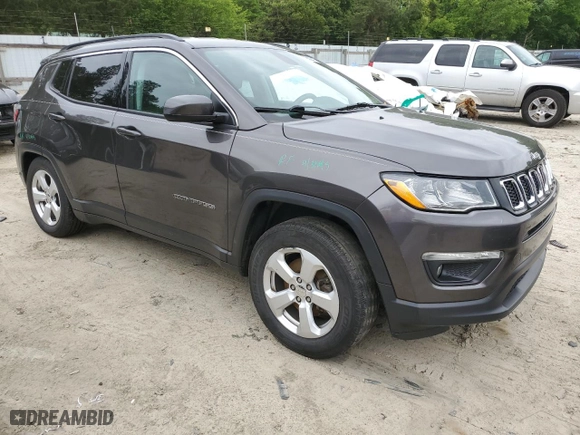 2019 Jeep Compass Latitude with VIN 3C4NJDBB8KT849503, listed as a Copart auction lot 88635325 with 215,957 mi miles and Non Repairable. Bid and sale history available at carsss.com. Image 4.