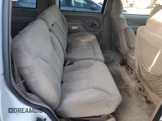 1999 GMC Yukon with VIN 1GKEC13R0XJ811710, listed as a Copart auction lot 43014995 with 311,948 mi miles and Salvage Title. Bid and sale history available at carsss.com. Image 11.