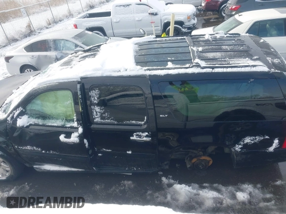 2007 GMC Yukon XL SLT with VIN 1GKFK16377R377124, listed as a IAAI auction lot 41808174 with 217,584 mi miles. Bid and sale history available at carsss.com. Image 14.