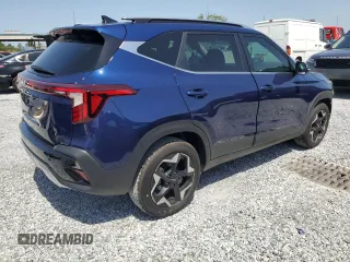 2025 Kia Seltos EX z VIN KNDER2AA2S7772234, wystawiony jako Copart lot #57089815 z przebiegiem 744 mil mil oraz Szkoda całkowita • Salvage title. Historia ofert i sprzedaży dostępna na DreamBid. Obrazek 3.