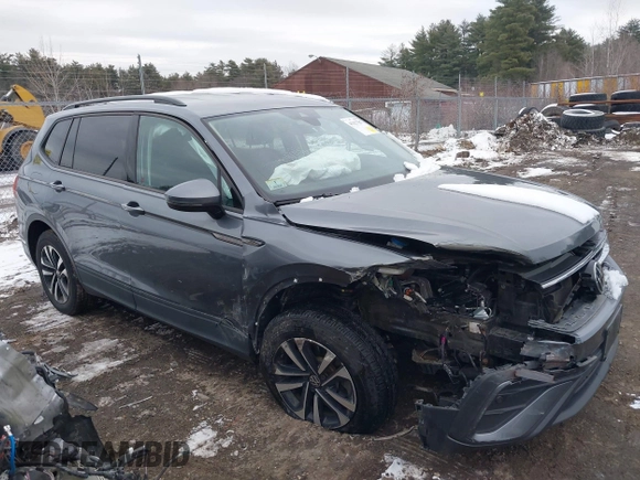 2022 Volkswagen Tiguan S with VIN 3VV0B7AX9NM032305, listed as a IAAI auction lot 41327587 with 49,524 mi miles. Bid and sale history available at carsss.com. Image 13.