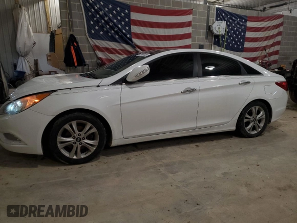2013 Hyundai Sonata Limited with VIN 5NPEC4AC0DH636231, listed as a Copart auction lot 43065435 with 140,394 mi miles and Salvage Title. Bid and sale history available at DreamBid. Image 1.