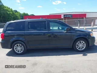 2018 Dodge Grand Caravan SXT z VIN 2C4RDGCG9JR343510, wystawiony jako IAAI lot #42347333 z przebiegiem 142 430 mil mil oraz . Historia ofert i sprzedaży dostępna na DreamBid. Obrazek 14.