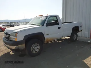 2007 Chevrolet Silverado 3500 SRW Wrk Trk with VIN 1GCHK34UX7E103046, listed as a IAAI auction lot 42090728 with 55,376 mi miles. Bid and sale history available at carsss.com. Image 17.