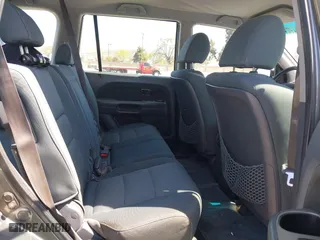 2007 Honda Pilot LX with VIN 5FNYF28187B040543, listed as a IAAI auction lot 41964267 with 237,081 mi miles. Bid and sale history available at carsss.com. Image 8.
