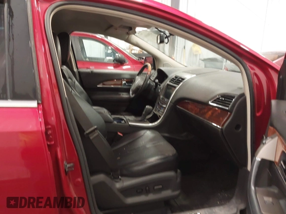 2011 Lincoln MKX z VIN 2LMDJ6JK7BBJ05086, wystawiony jako IAAI lot #41866804 z przebiegiem 125 466 mil mil oraz . Historia ofert i sprzedaży dostępna na DreamBid. Obrazek 5.