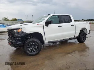 2024 Chevrolet Silverado 1500 Custom Trail Boss with VIN 3GCUDCE81RG321446, listed as a Copart auction lot 72214744 with 3,581 mi miles and Salvage Title. Bid and sale history available at carsss.com. Image 1.