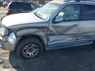 2006 Toyota Sequoia Limited with VIN 5TDBT48A36S277123, listed as a IAAI auction lot 41733917 with 344,207 mi miles. Bid and sale history available at carsss.com. Image 6.
