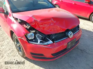 2016 Volkswagen Golf TSI SE z VIN 3VW217AU8GM021151, wystawiony jako IAAI lot #41784822 z przebiegiem 104 973 mil mil oraz . Historia ofert i sprzedaży dostępna na DreamBid. Obrazek 6.