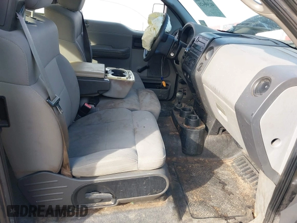 2005 Ford F-150 STX with VIN 1FTRX14W05FB27858, listed as a IAAI auction lot 41300421 with 225,035 mi miles. Bid and sale history available at carsss.com. Image 5.