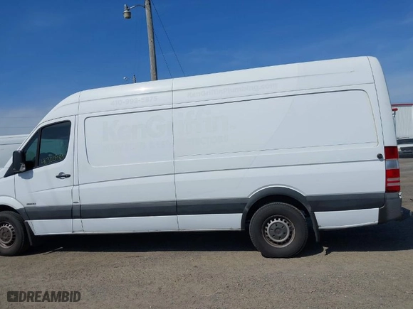 2015 Mercedes-Benz Sprinter Cargo Vans EXT with VIN WD3PE8DC6F5961971, listed as a IAAI auction lot 41700983 with 1 mi miles. Bid and sale history available at carsss.com. Image 14.