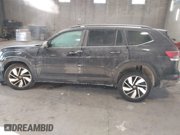 2024 Volkswagen Atlas SE z VIN 1V2KR2CA2RC504915, wystawiony jako IAAI lot #41417206 z przebiegiem 39 238 mil mil oraz . Historia ofert i sprzedaży dostępna na DreamBid. Obrazek 14.