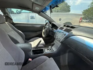 2008 Toyota Solara SE z VIN 4T1CE30P98U764166, wystawiony jako Copart lot #60224705 z przebiegiem 200 217 mil mil oraz Czysty tytuł • Clean title. Historia ofert i sprzedaży dostępna na DreamBid. Obrazek 5.