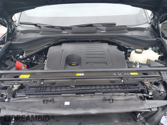 2025 Land Rover Range Rover SE z VIN SALKP9FU1SA280360, wystawiony jako IAAI lot #42067166 z przebiegiem 2 712 mil mil oraz . Historia ofert i sprzedaży dostępna na DreamBid. Obrazek 10.