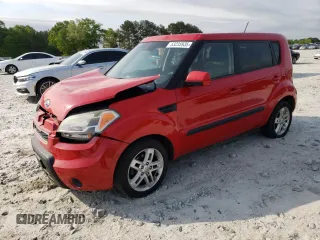 2011 Kia Soul + with VIN KNDJT2A27B7230961, listed as a Copart auction lot 53235935 with 210,173 mi miles and Clean Title. Bid and sale history available at carsss.com. Image 1.