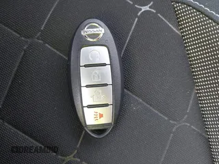2018 Nissan Kicks SV z VIN 3N1CP5CU3JL519149, wystawiony jako IAAI lot #42459395 z przebiegiem 71 768 mil mil oraz . Historia ofert i sprzedaży dostępna na DreamBid. Obrazek 11.