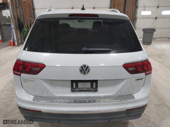 2019 Volkswagen Tiguan SEL Premium with VIN 3VV4B7AX7KM008257, listed as a IAAI auction lot 41612957 with 82,895 mi miles. Bid and sale history available at carsss.com. Image 17.