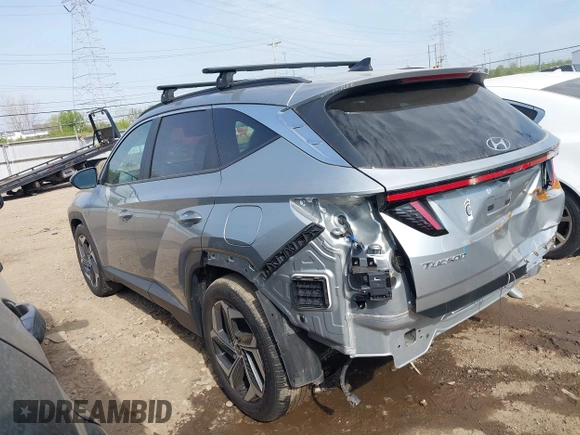 2024 Hyundai Tucson SEL with VIN 5NMJF3DE3RH323367, listed as a IAAI auction lot 42041725 with 4,923 mi miles. Bid and sale history available at carsss.com. Image 3.