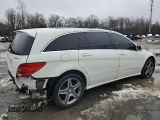 2010 Mercedes-Benz R-Class R 350 with VIN 4JGCB6FE2AA112593, listed as a Copart auction lot 44553065 with 181,505 mi miles and Salvage Title. Bid and sale history available at carsss.com. Image 3.