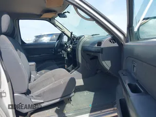 2004 Nissan Frontier XE z VIN 1N6DD26T74C456243, wystawiony jako IAAI lot #42254358 z przebiegiem 217 583 mil mil oraz . Historia ofert i sprzedaży dostępna na DreamBid. Obrazek 5.